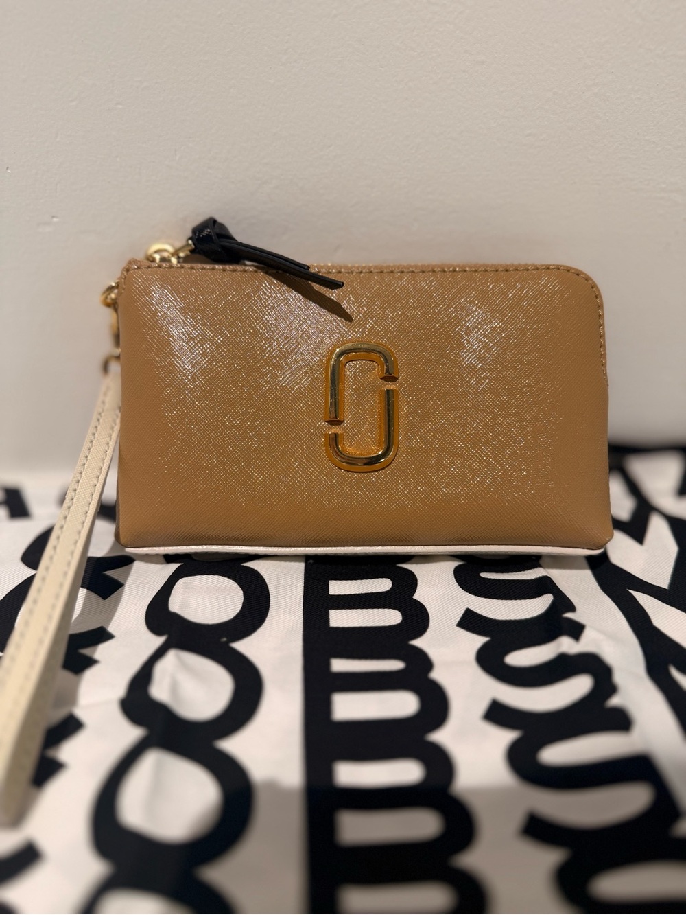 NWT Marc Jacobs j Marc wristlet - camel multi